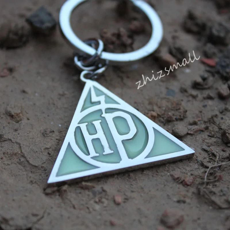 Magical Triangle Lightning Pendant Keychain for Fans - Image 5