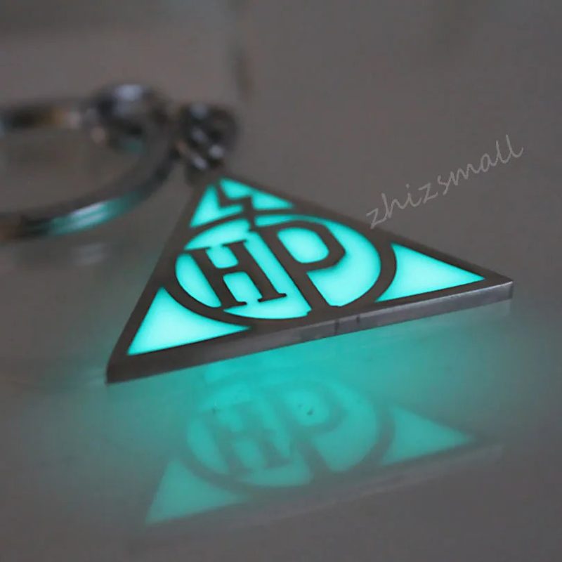 Magical Triangle Lightning Pendant Keychain for Fans - Image 3