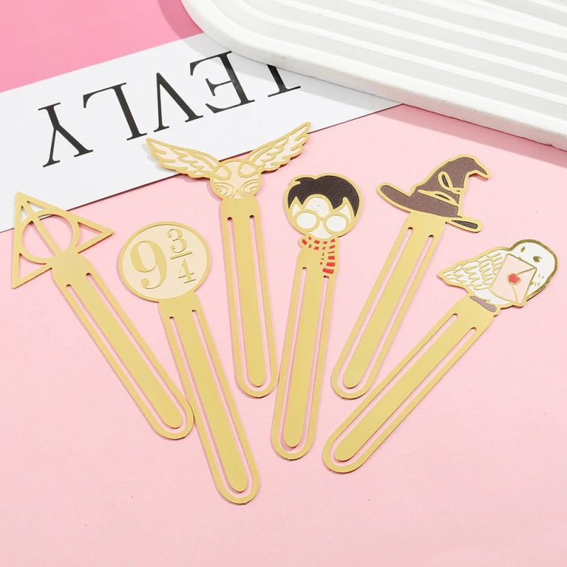 Simple Harry Potter Bookmark Holder with Magic Design - Image 4