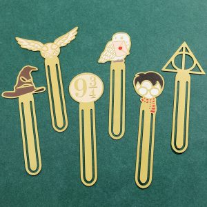 Simple Harry Potter Bookmark Holder with Magic Design