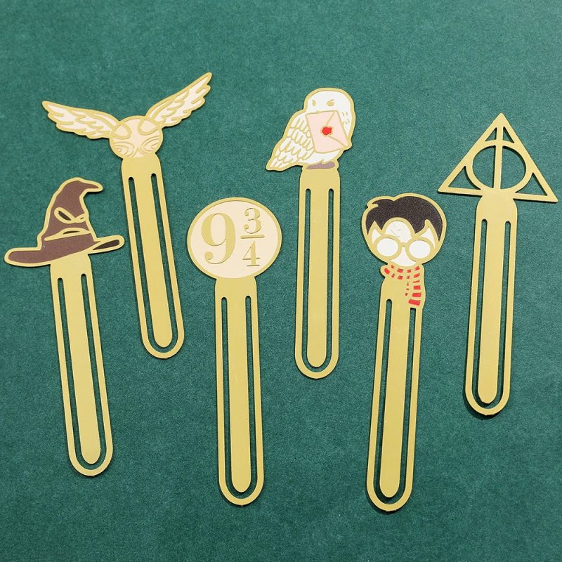 Simple Harry Potter Bookmark Holder with Magic Design