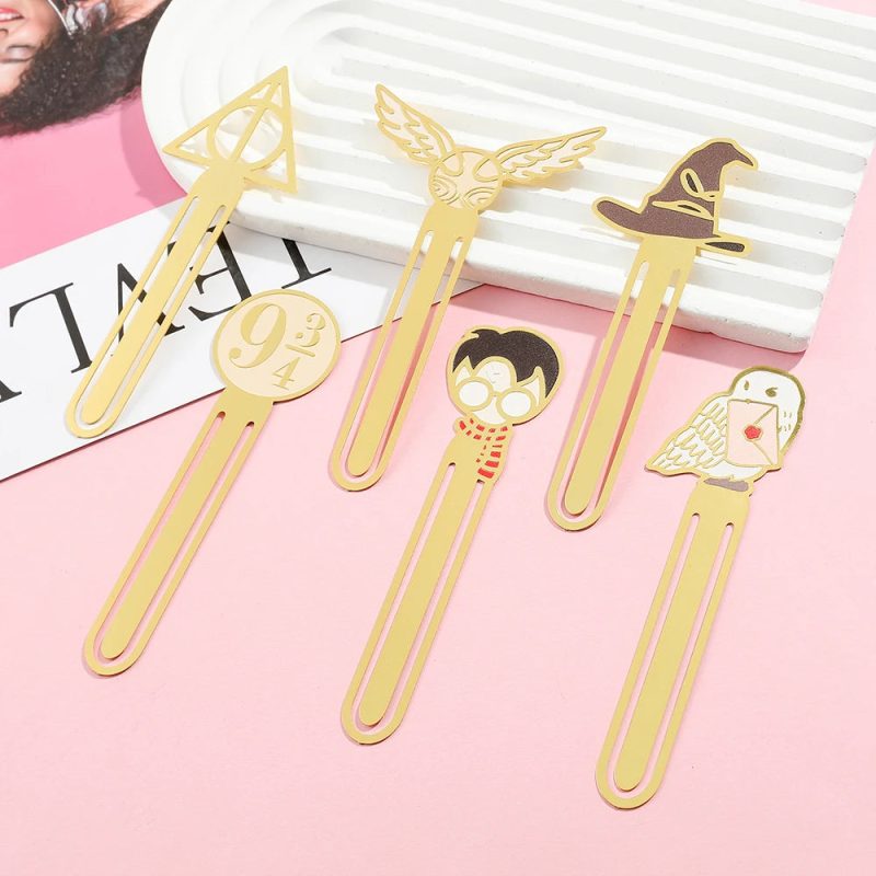 Simple Harry Potter Bookmark Holder with Magic Design - Image 2