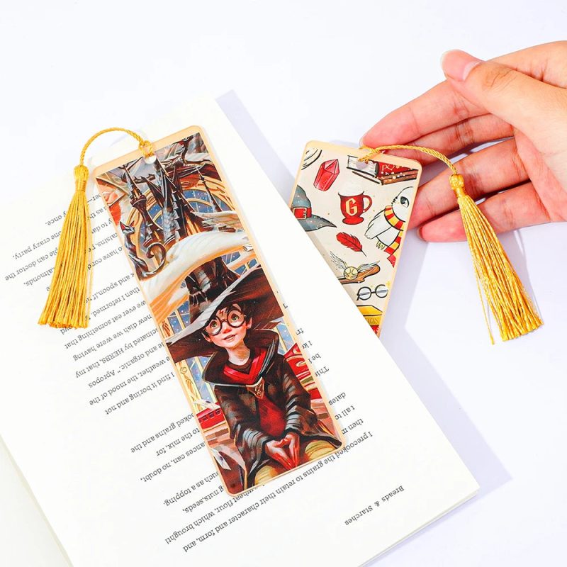 Simple Harry Potter Acrylic Bookmark with Magic Design - Image 6